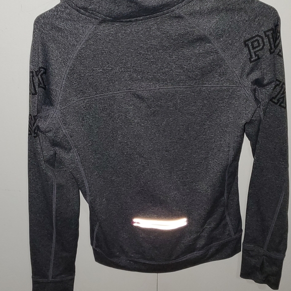 Victoria secret active top - Picture 3 of 3